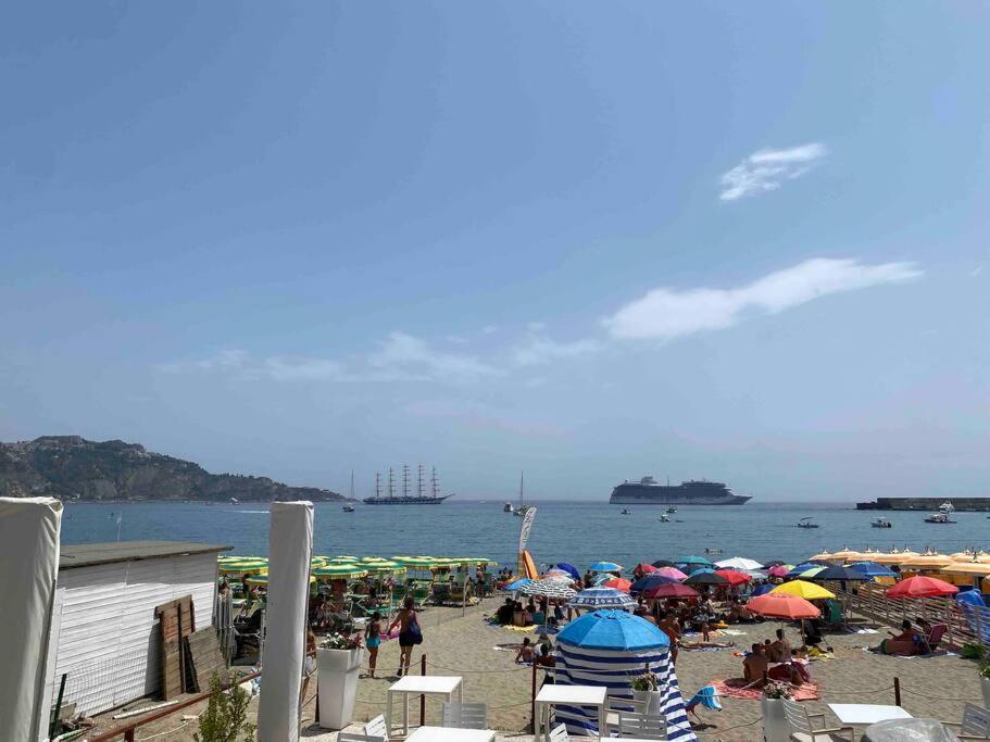 Casa Vacanza Giardini Naxos Taormina Miranaxos Zewnętrze zdjęcie
