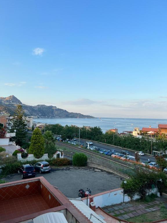 Casa Vacanza Giardini Naxos Taormina Miranaxos Zewnętrze zdjęcie