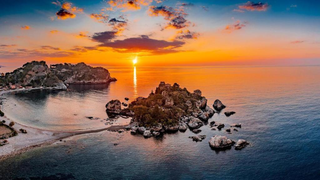Casa Vacanza Giardini Naxos Taormina Miranaxos Zewnętrze zdjęcie